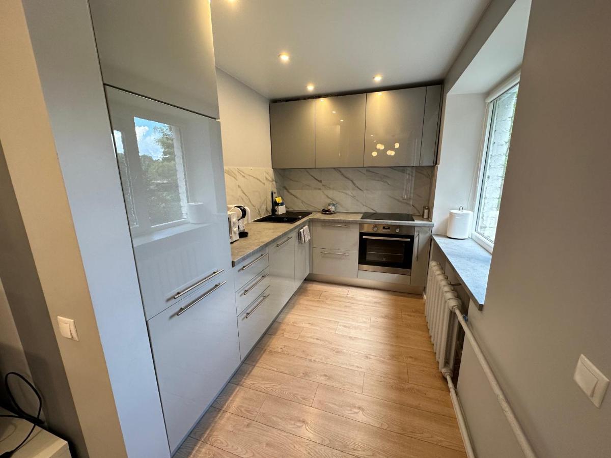 Parkside Escape: Stylish 1-Br Apartamento Riga Exterior foto