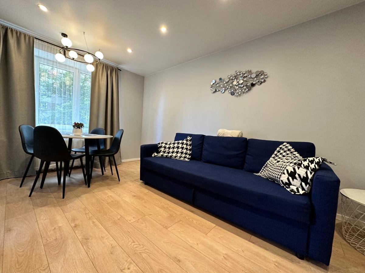 Parkside Escape: Stylish 1-Br Apartamento Riga Exterior foto