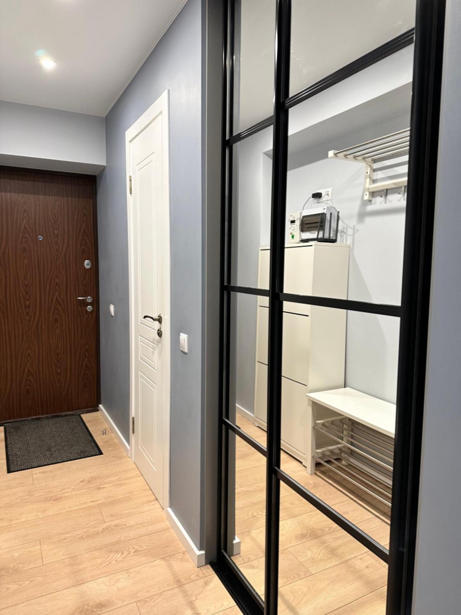 Parkside Escape: Stylish 1-Br Apartamento Riga Exterior foto
