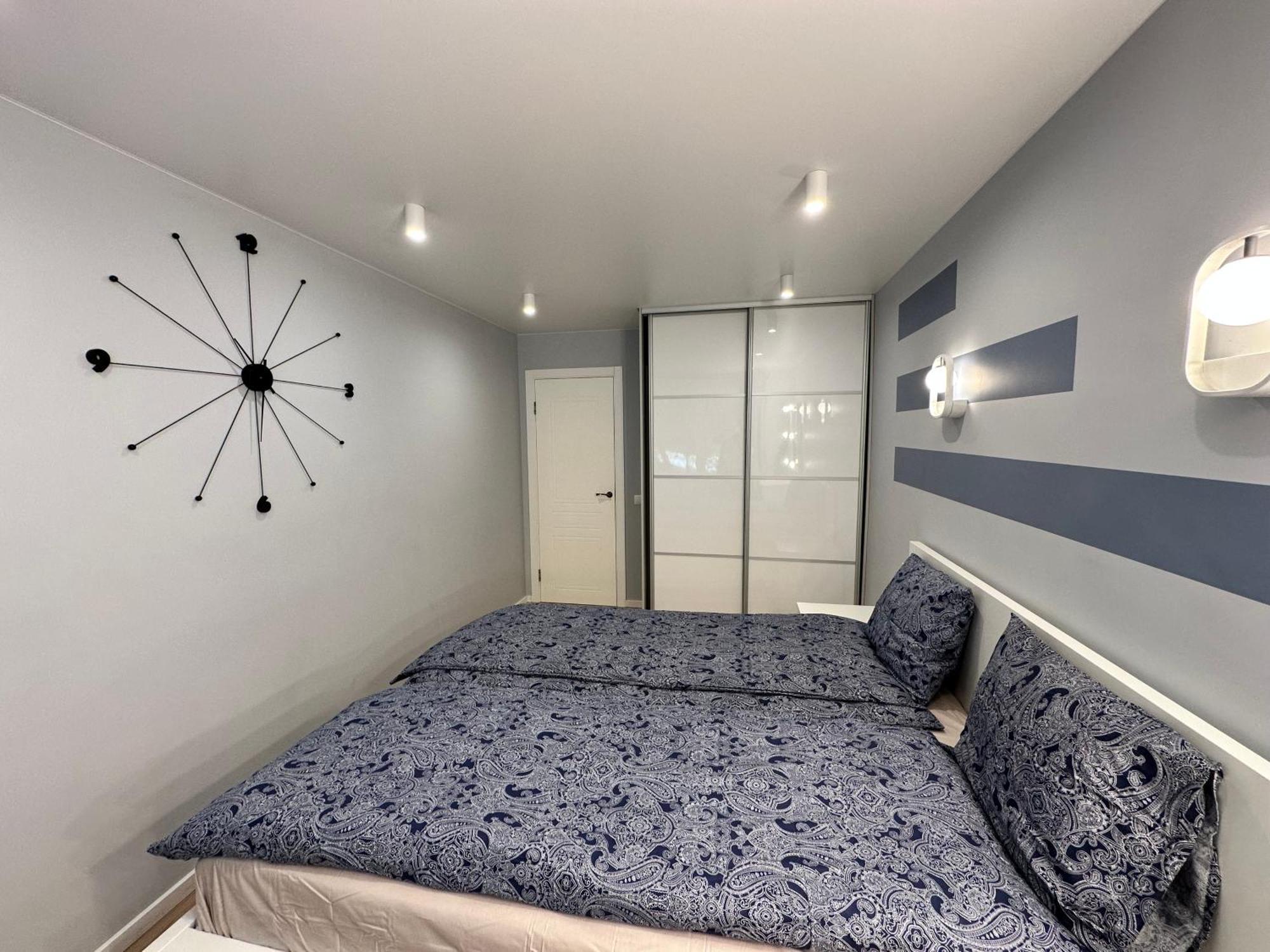 Parkside Escape: Stylish 1-Br Apartamento Riga Exterior foto